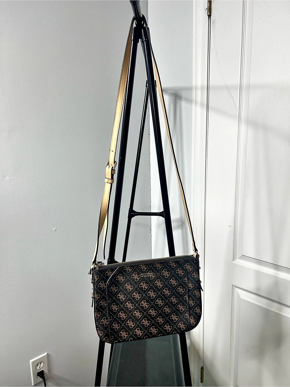 GUESS Vintage Y2K Brown Monogram Crossbody Shoulder Bag Adjustable Strap